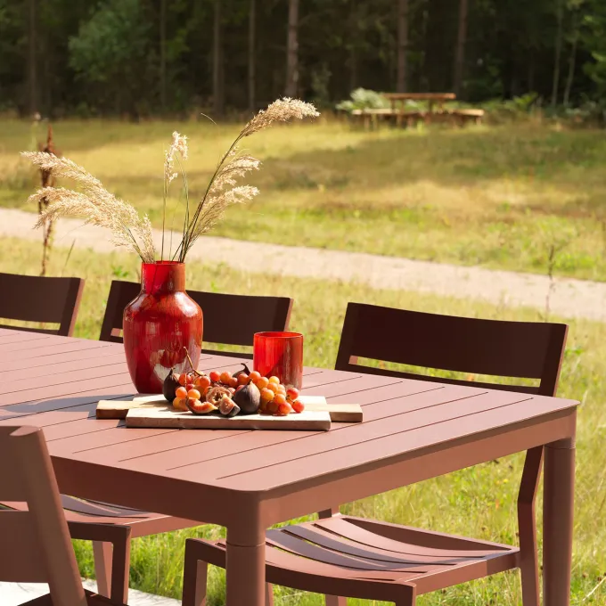 Bigby Matbord 144x76 cm Zin Red