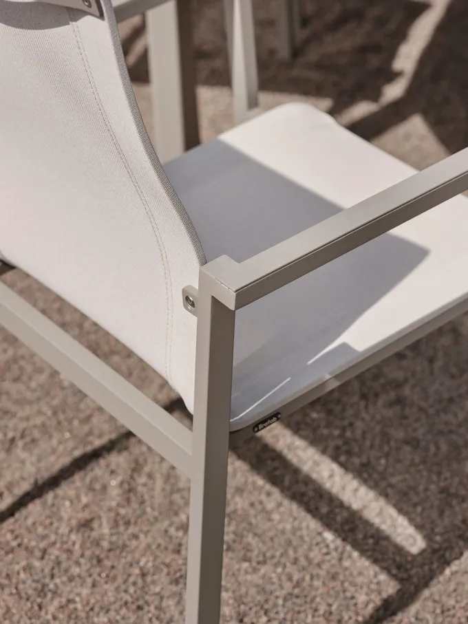Comfy Karmstol Light Grey/Off-White