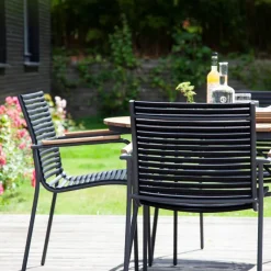 Ellen och Mood Trädgårdsmöbelset i Teak och Aluminium Antracit 1 Bord + 4 Stolar