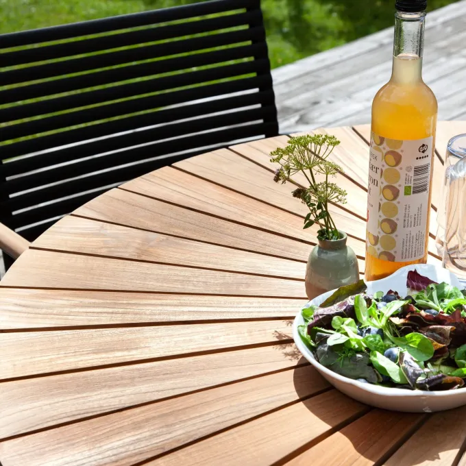 Ellen och Mood Trädgårdsmöbelset i Teak och Aluminium Antracit 1 Bord + 4 Stolar