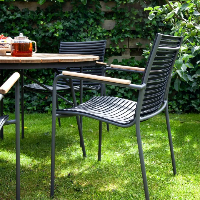 Ellen och Mood Trädgårdsmöbelset i Teak och Aluminium Antracit 1 Bord + 4 Stolar