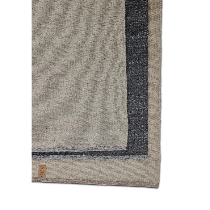 Isabelle Ullmatta Beige
