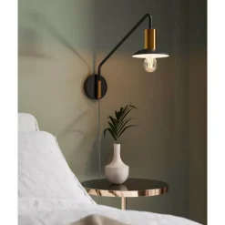 Quinn Vägglampa Kort